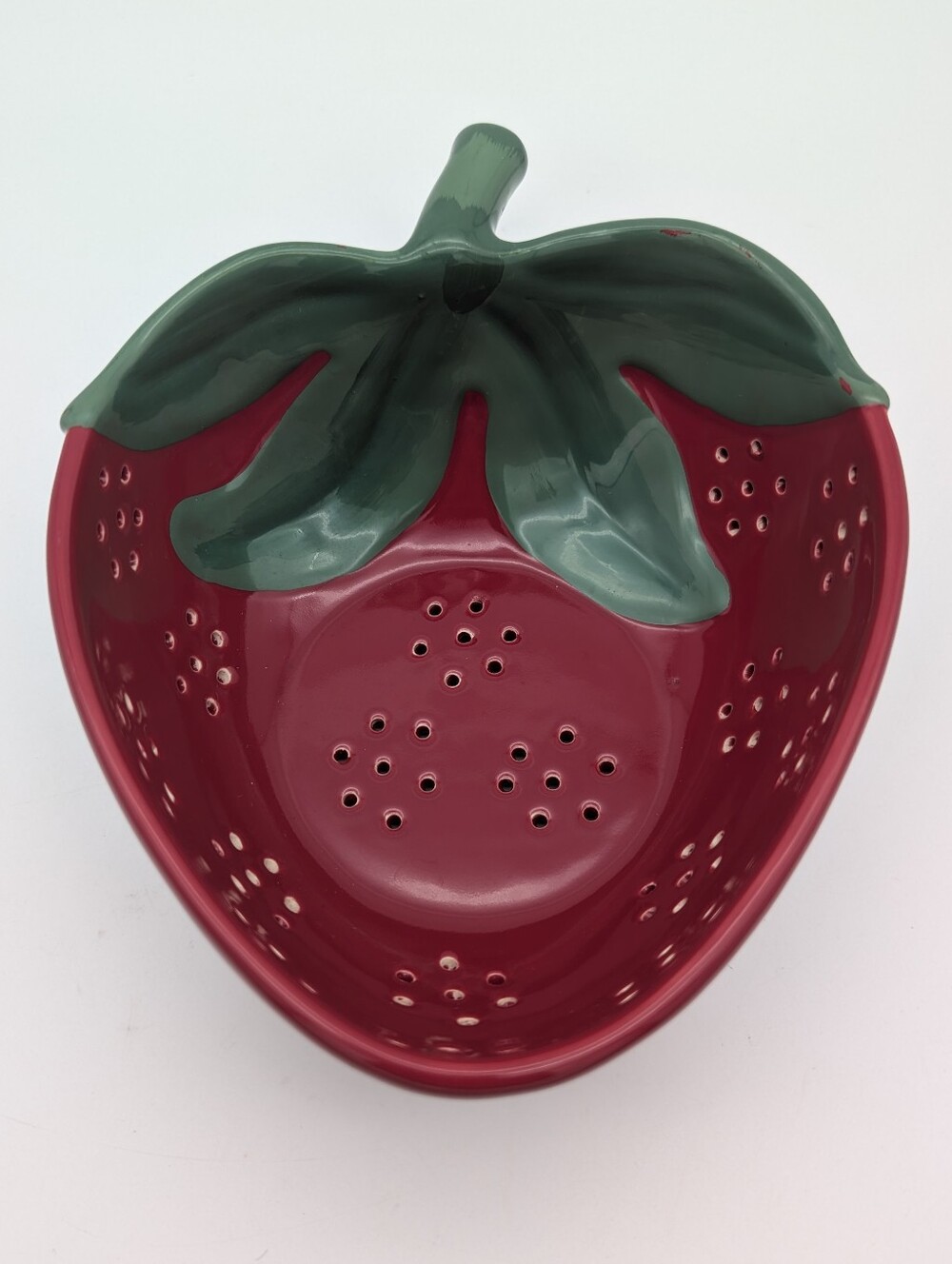 Vintage (2002) Tender Heart Treasures Ceramic Strawberry Colander/Strainer
